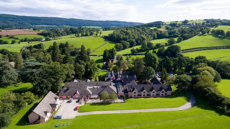 Cwrt Bleddyn Hotel & Spa Usk Exteriör bild