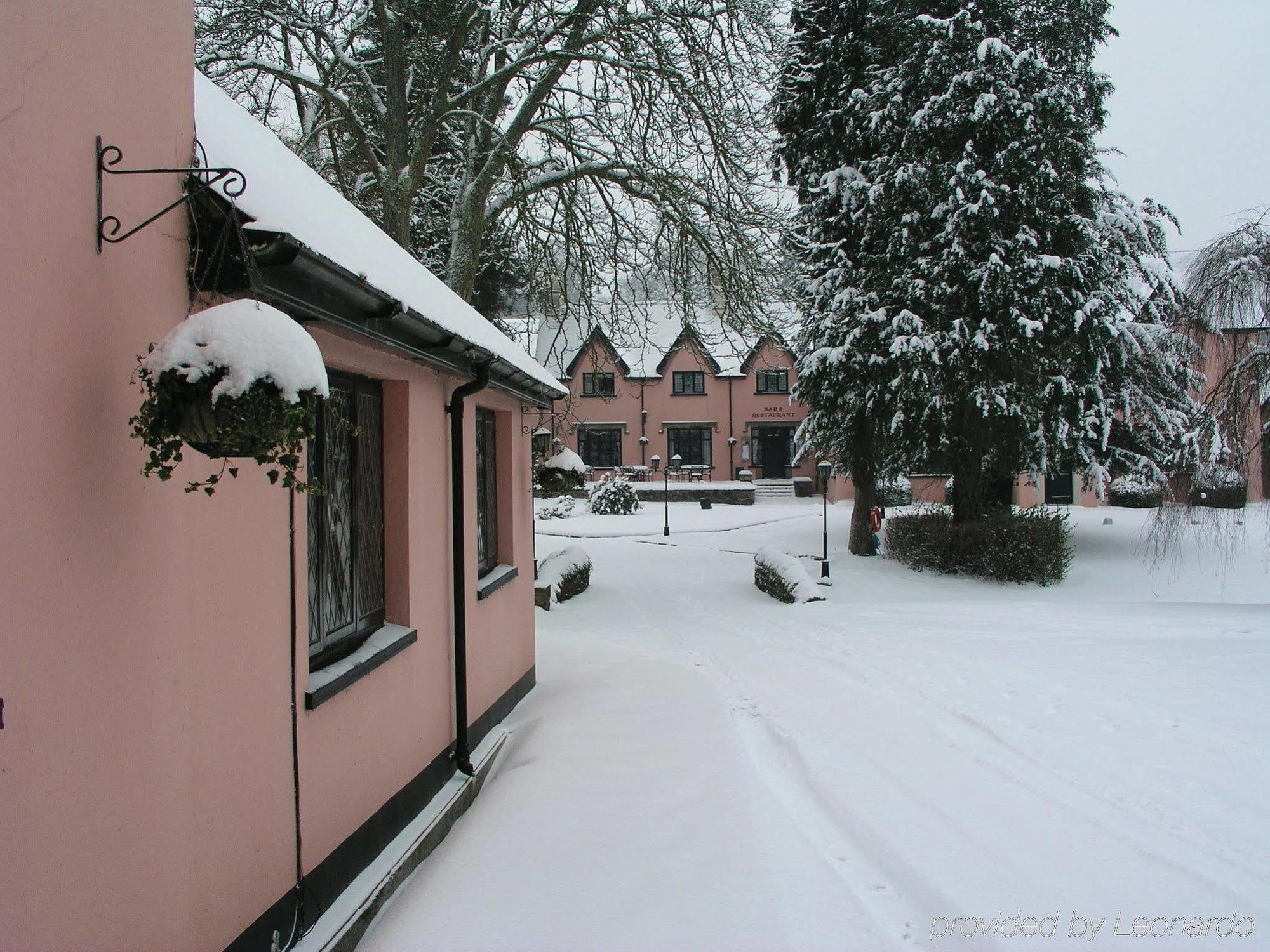 Cwrt Bleddyn Hotel & Spa Usk Exteriör bild
