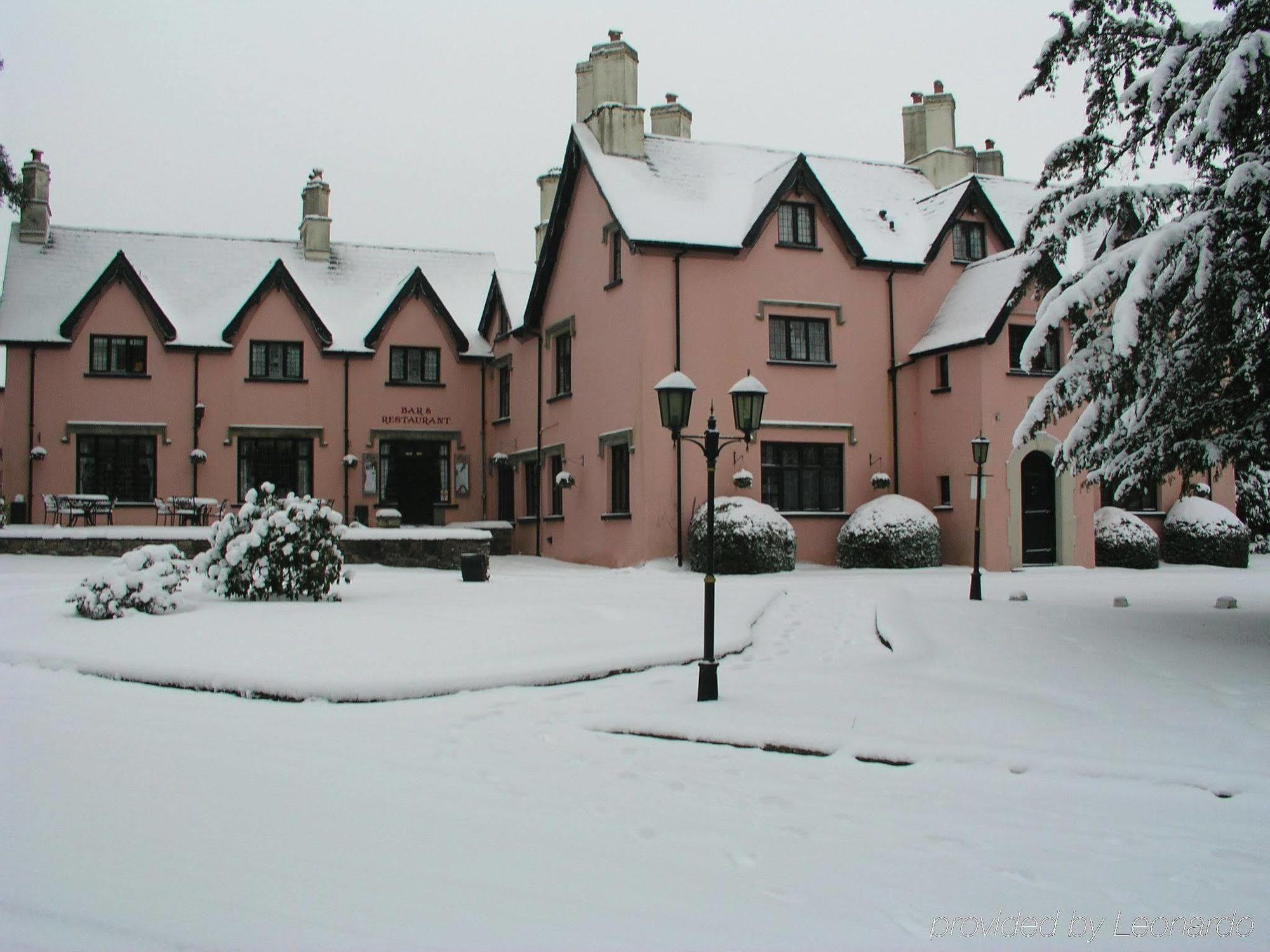 Cwrt Bleddyn Hotel & Spa Usk Exteriör bild